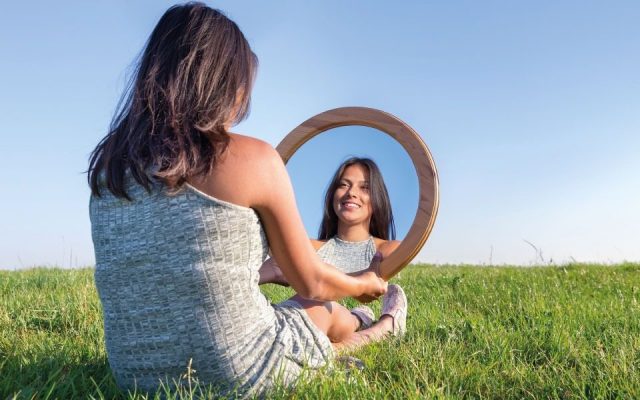 Cinctapsi - Clínica de Psicologia - A Síndrome de Borderline, também  chamada de transtorno de personalidade limítrofe, é caracterizada pelas  mudanças súbitas de humor, medo de ser abandonado pelos amigos e  comportamentos